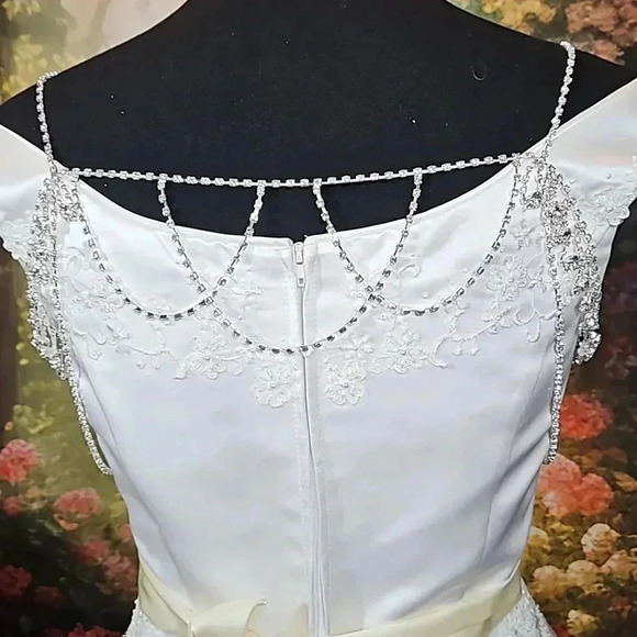 Starburst is a unique one-of-a-kind 6 pc tiara and ensemble - Picture 7 of 11